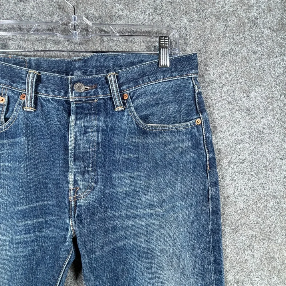 Levi's 501 Original Fit Jeans Mens 32x32 Blue Medium Wash Straight Button Fly